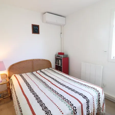 Confortable T3 Avec Terrasse Et Acces A - Fr-1-472-201