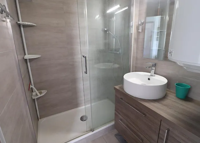 Apartman Confortable T3 Avec Terrasse Et Acces Plage A Sete - Fr-1-472-201 *